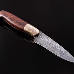 Random damascus gentlemen knife with hammer textured bronze bolsters