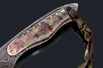 Black Lip Pearl and Damascus Dress Knife Pearl close up
