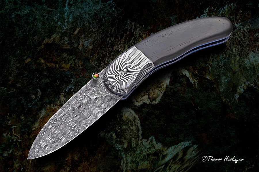 Ebony Reptilian Stainless Damascus Dress Folder open view