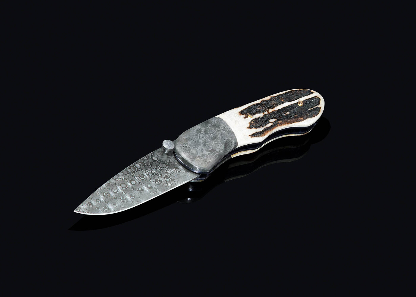 Sambar Stag and Raindrop Damascus Folding Knife