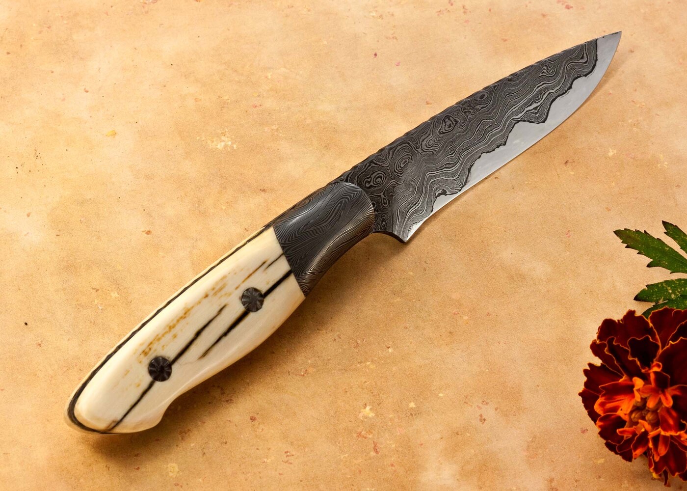 Kernmantle Damascus and Mammoth Ivory Hunter side view