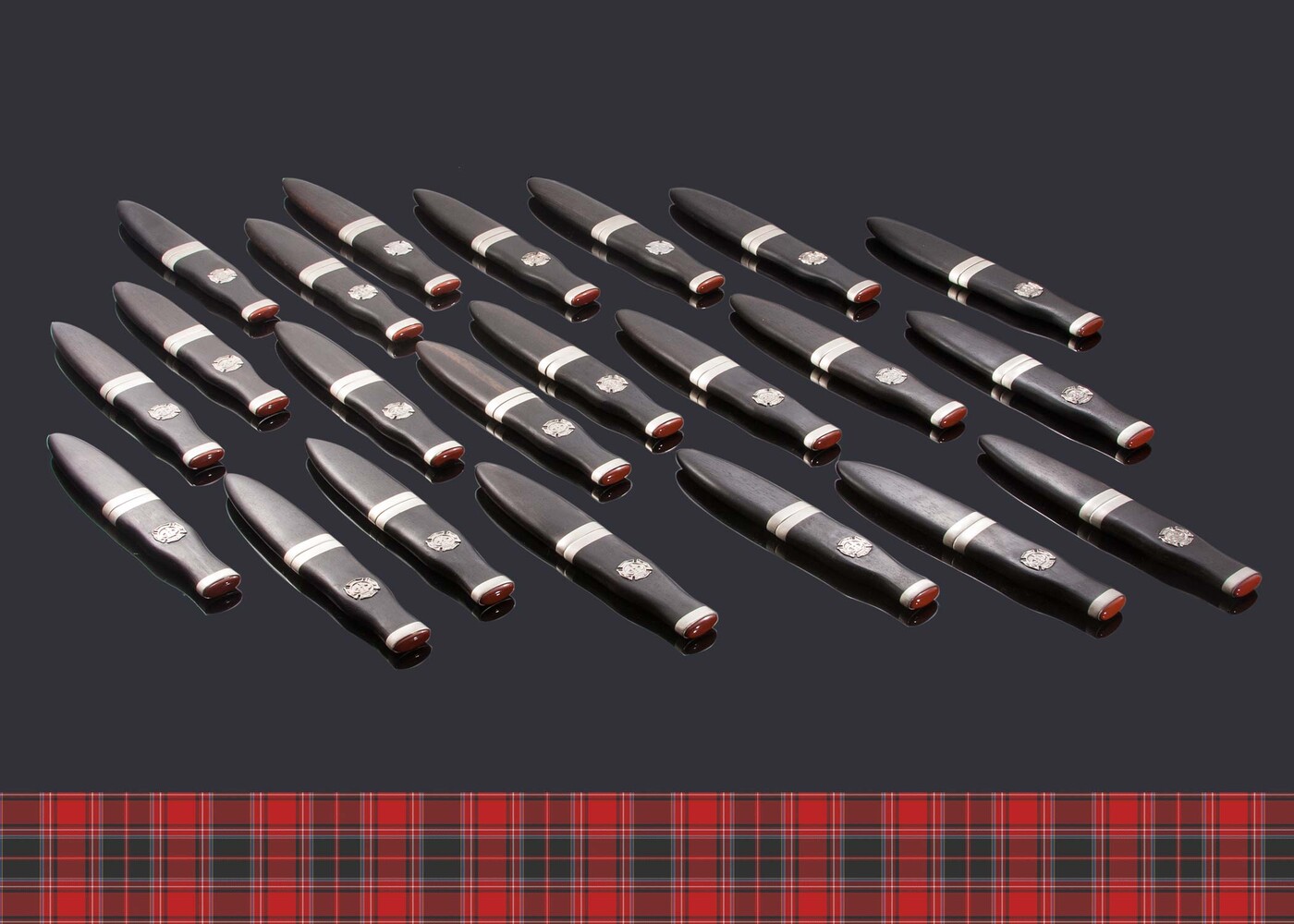 Custom Sgian Dubh for Calgary Fire Department Pipe and Drum Band alternative view